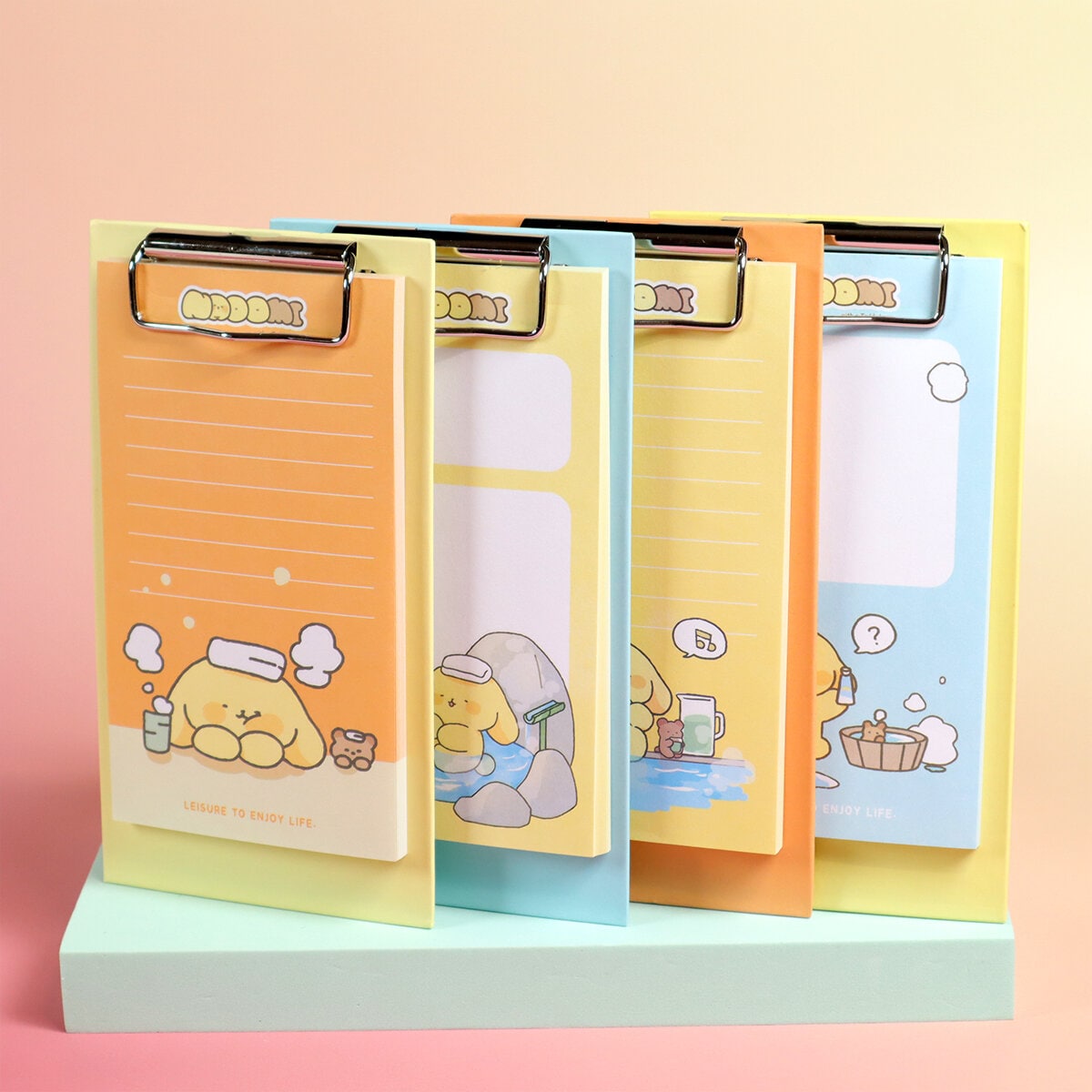 Naoomi clipboard med sticky notes