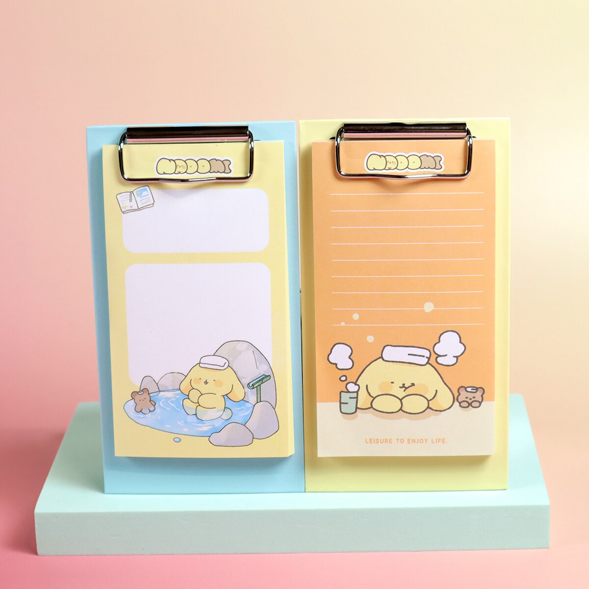 Naoomi clipboard med sticky notes