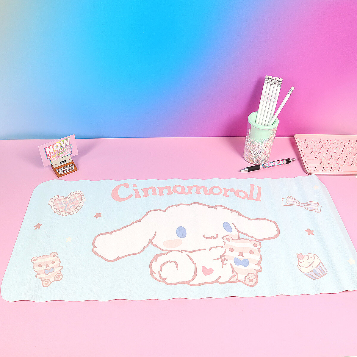 Blått skrivbordsunderlägg - Cinnamoroll med nalle