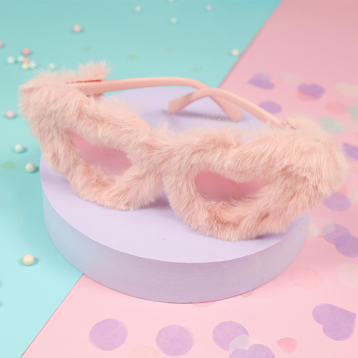 Solglasögon - hjärtformade med rosa fluff