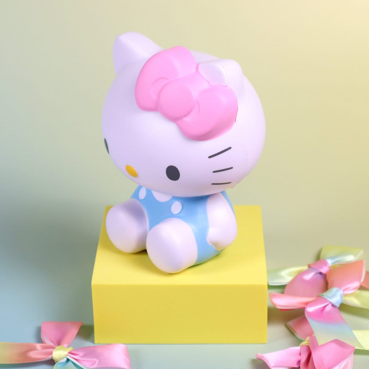 Hello Kitty squishy
