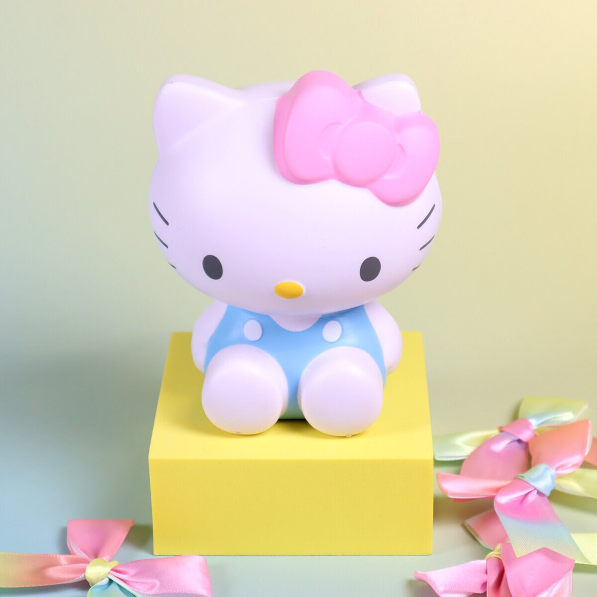 Hello Kitty squishy