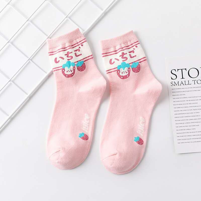 Strawberry bunny-strumpor