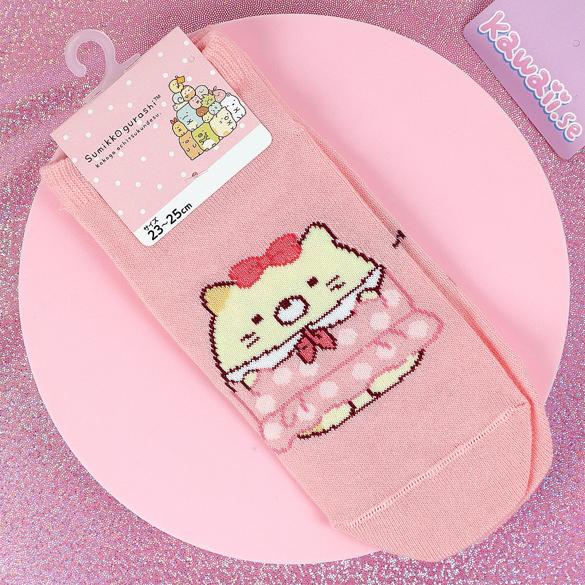 Rosa Sumikko Gurashi-strumpor med Neko