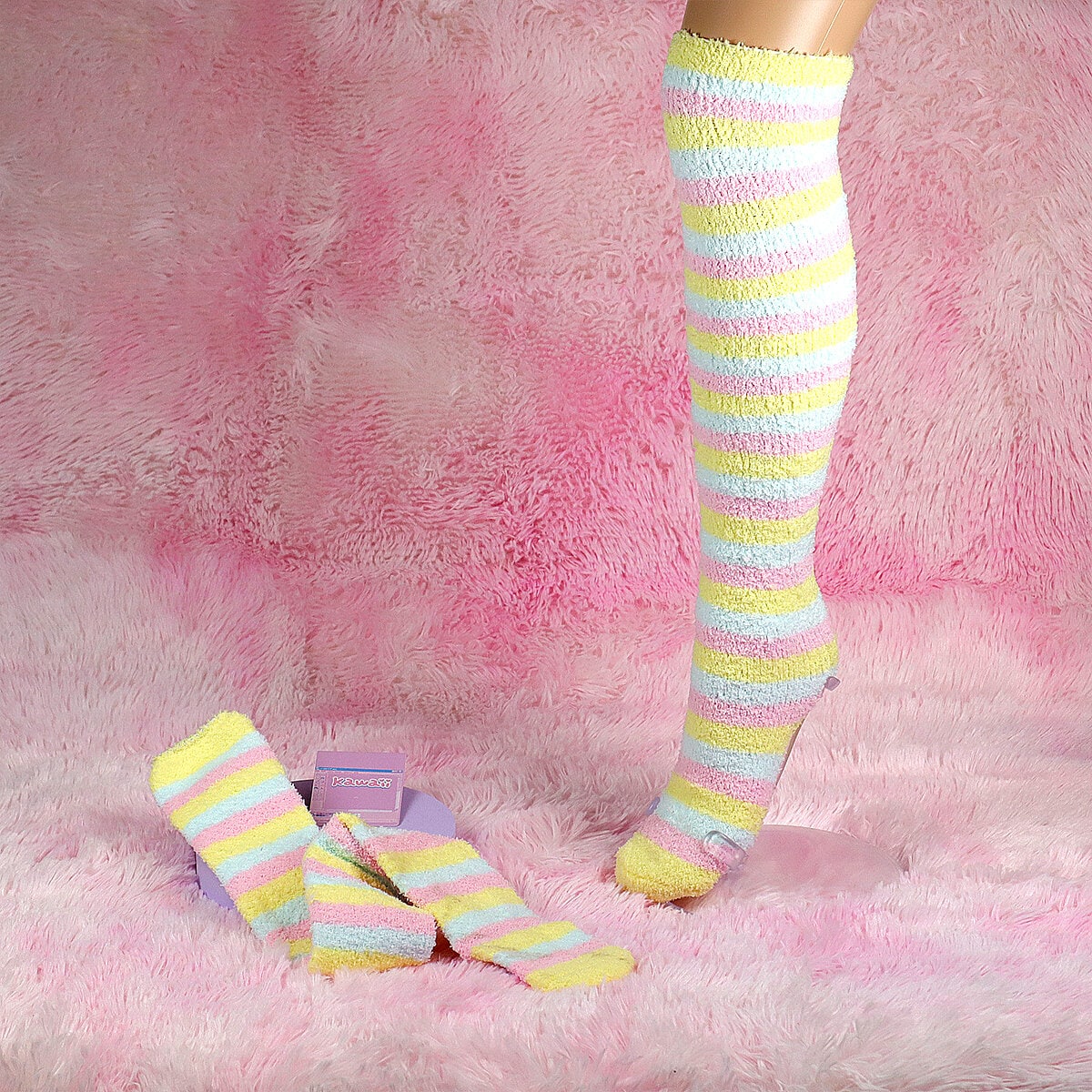 Fluffiga Knästrumpor - Pastel Marshmallow