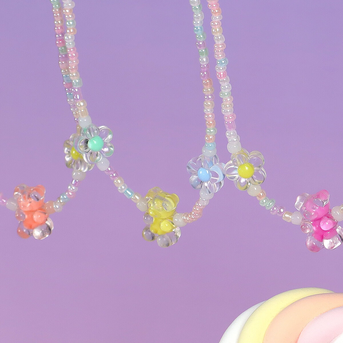 Pärlhalsband med gummibjörn