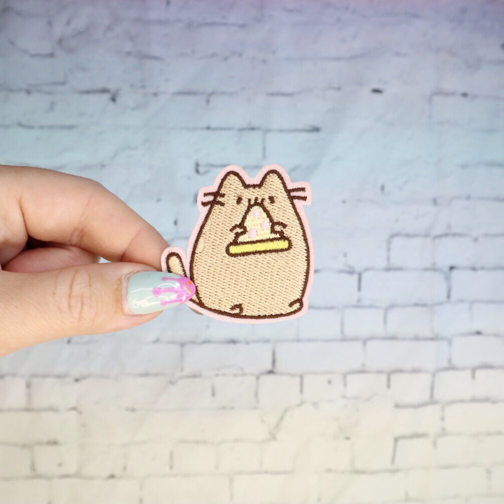 Tygmärke - Pusheen med pizza