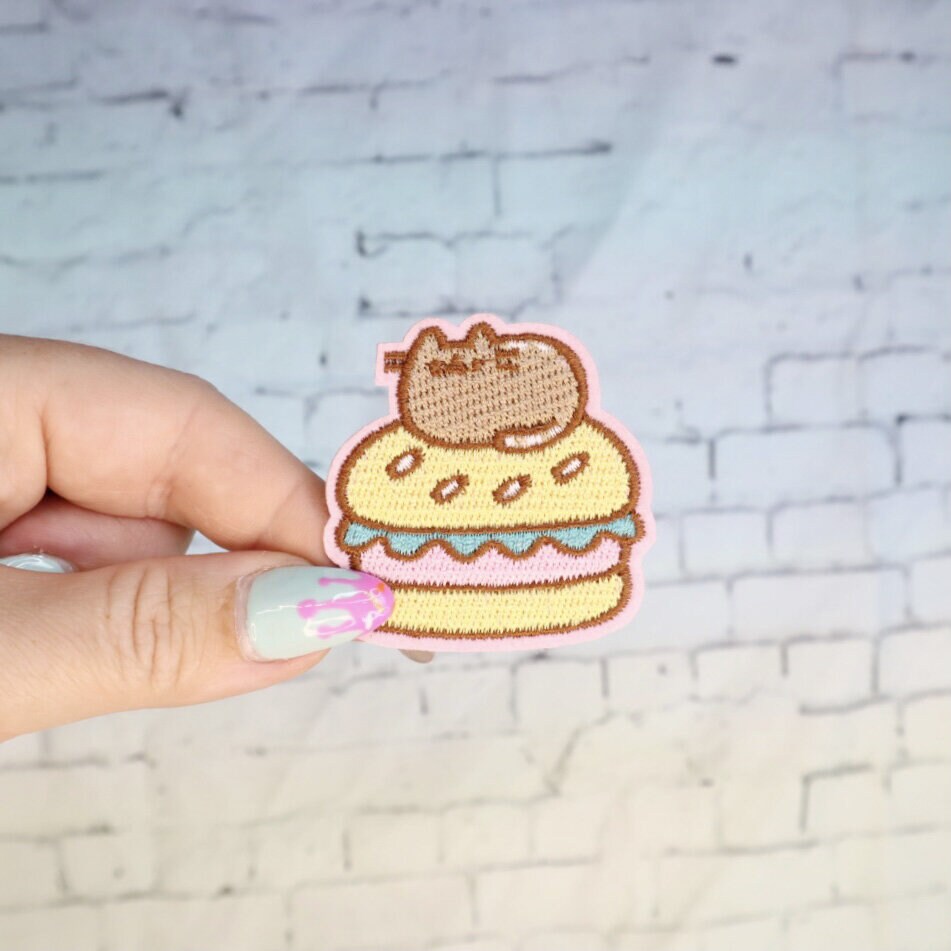 Tygmärke - Pusheen på hamburgare