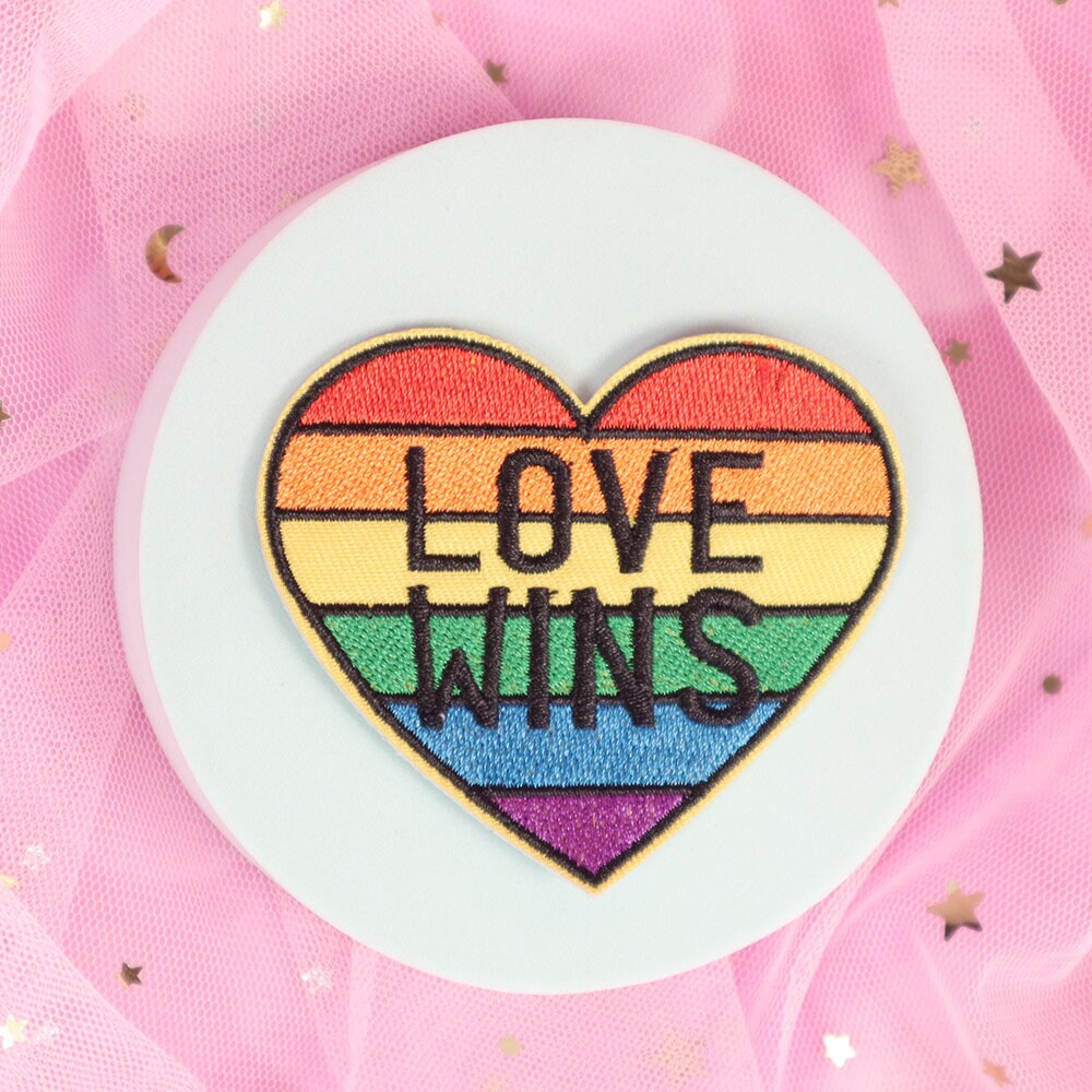 Tygmärke - Love wins