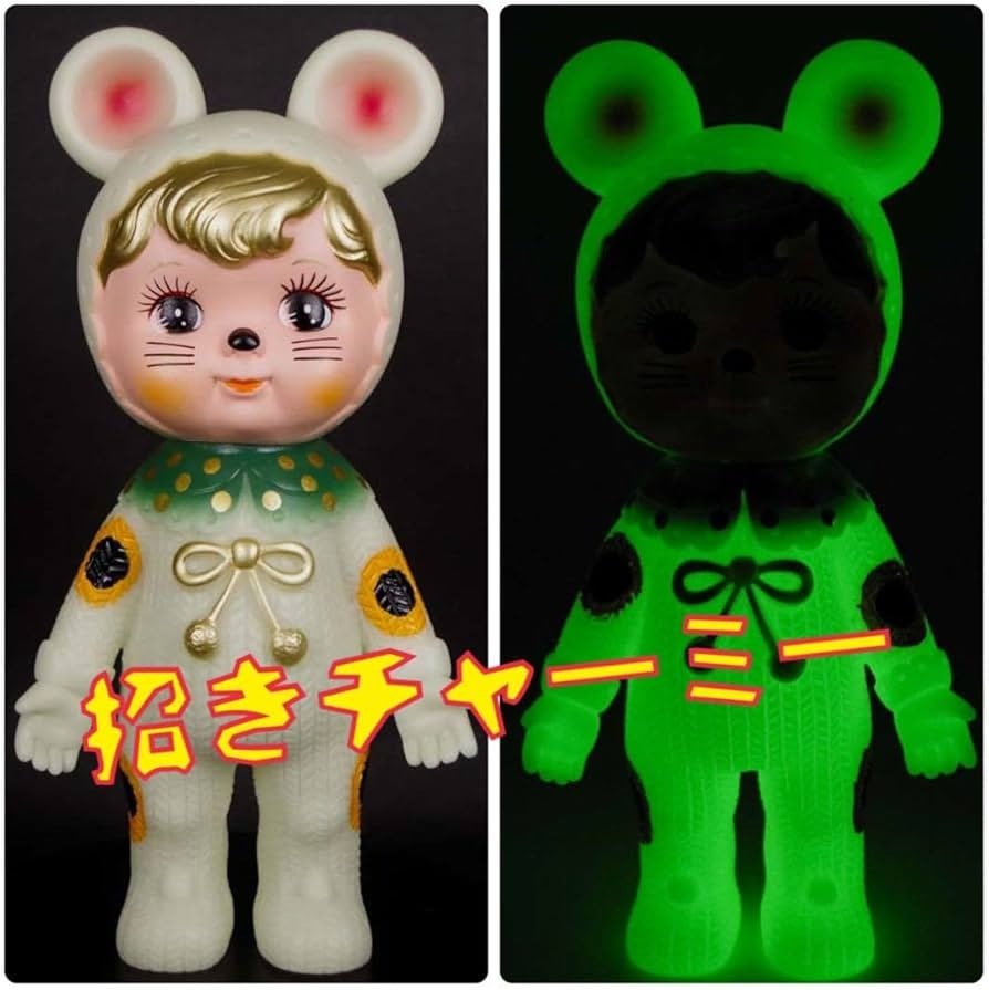 Vinylfigur Glowing Manekineko Charmy-chan, limited edition