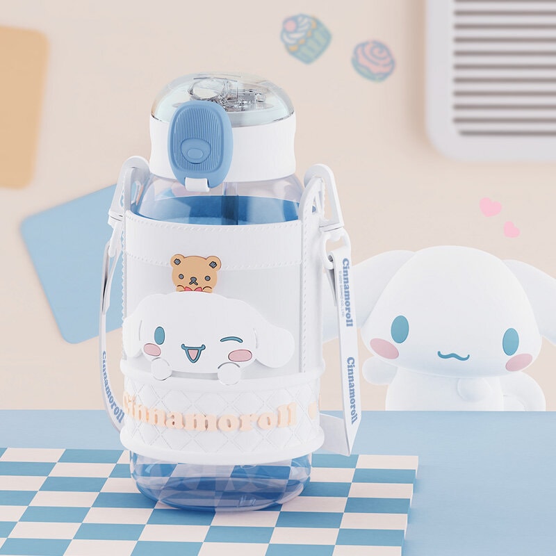 Cinnamoroll vattenflaska med bärrem 720ml