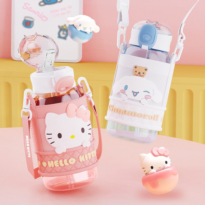 Hello Kitty vattenflaska med bärrem 720ml