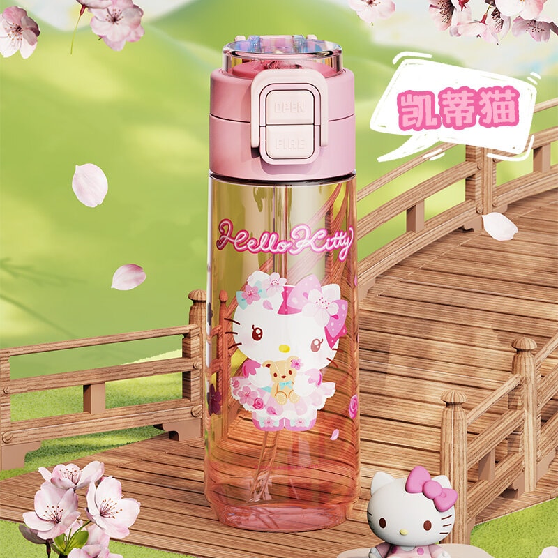 Hello Kitty vattenflaska sakura 560ml